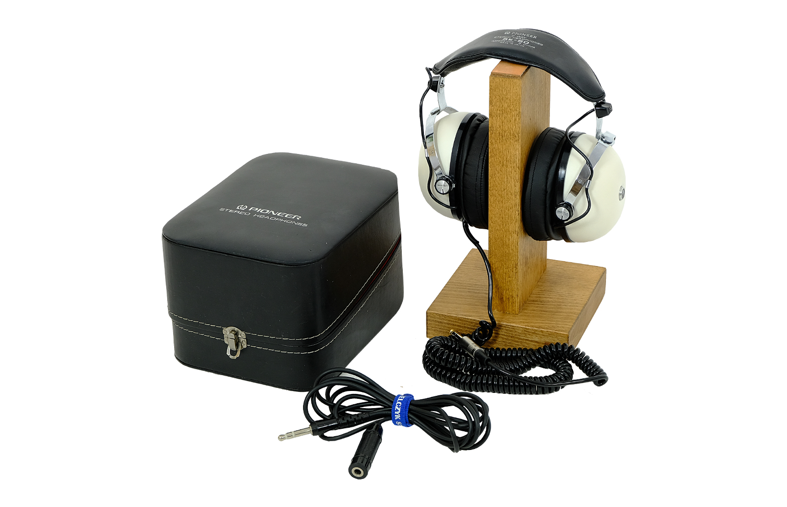 Pioneer SE-50 headphones